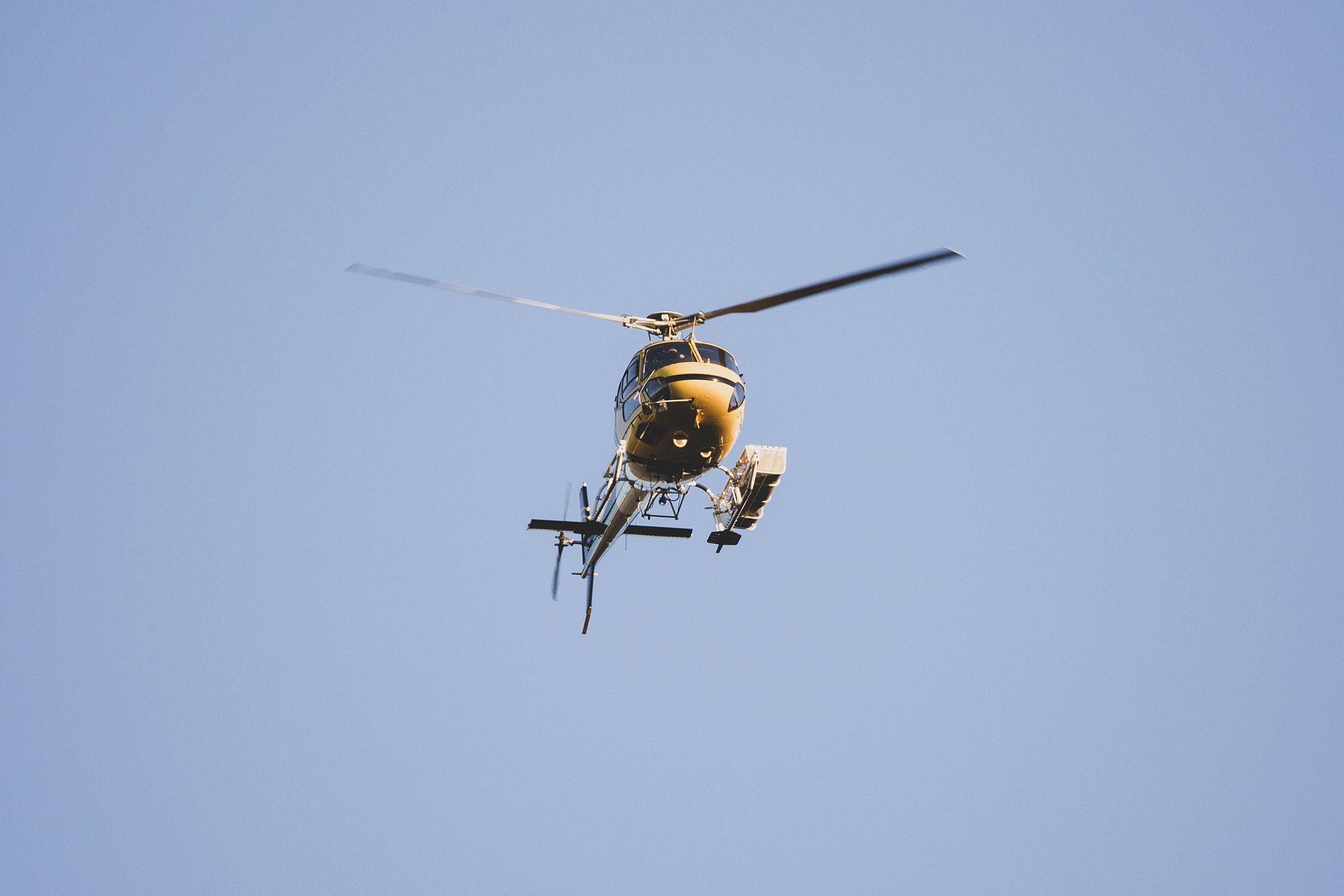 TCSAR performs heli rescue after skiers trigger 'large' avalanche on ...