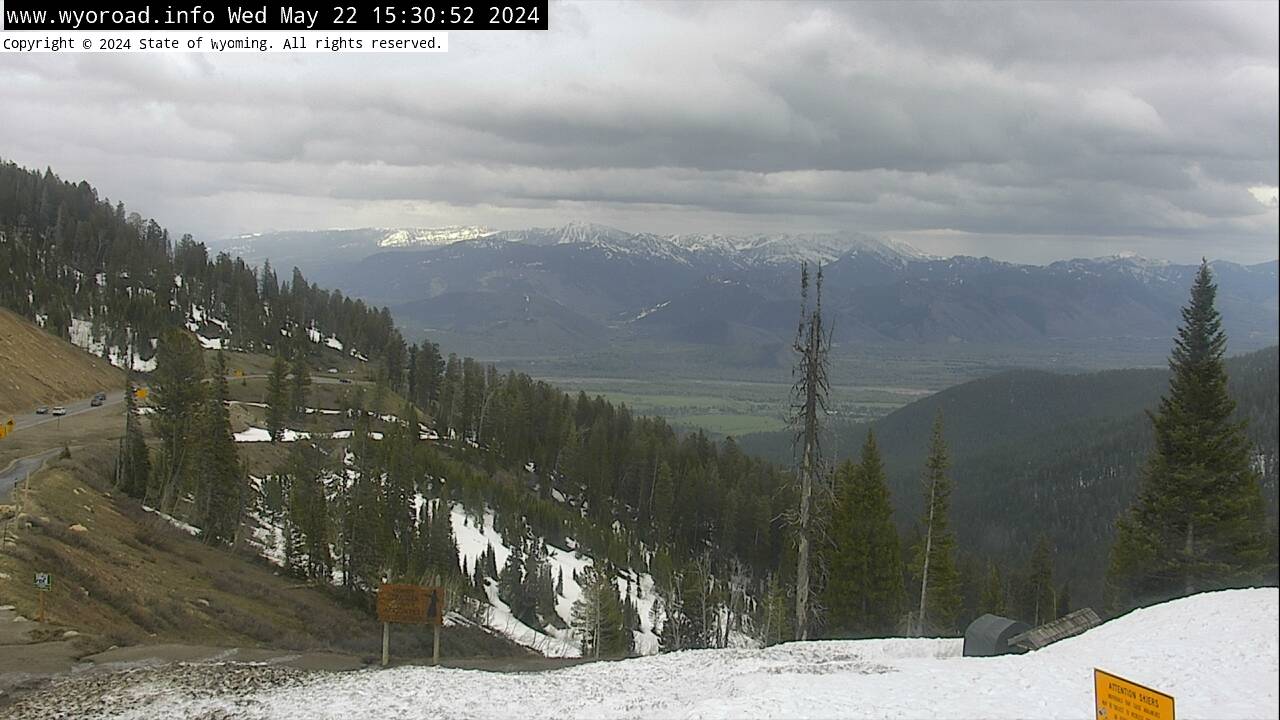 Chilly weather pattern continues with rain and snow showers